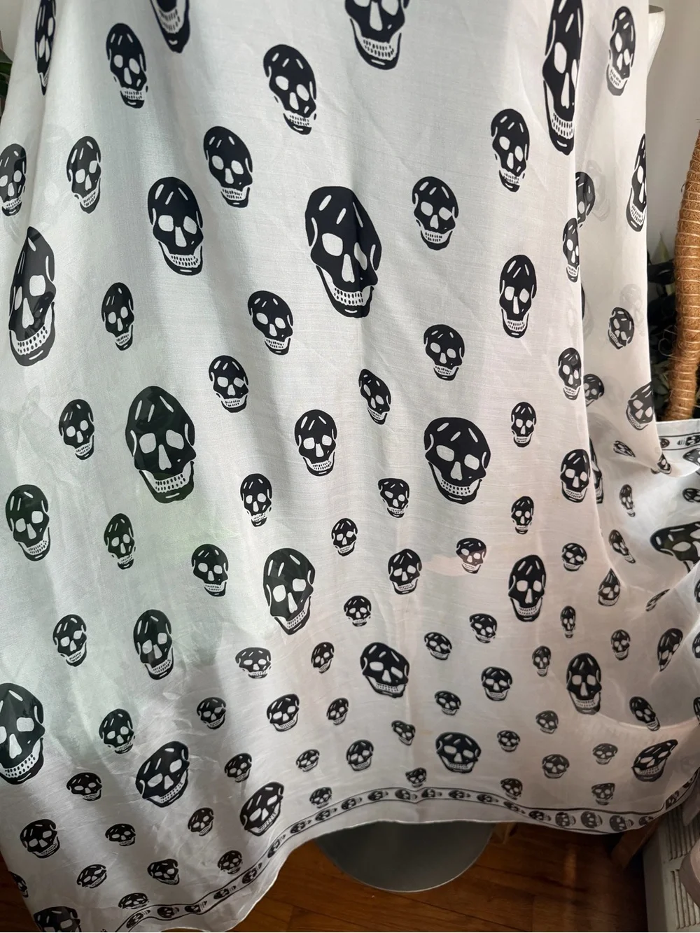 Alexander McQueen Skull Print Sheer Scarf - White and Black -